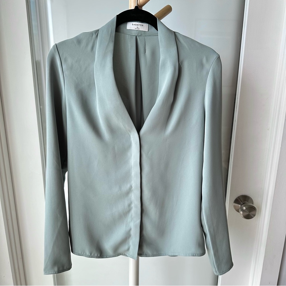 Babaton Power blouse